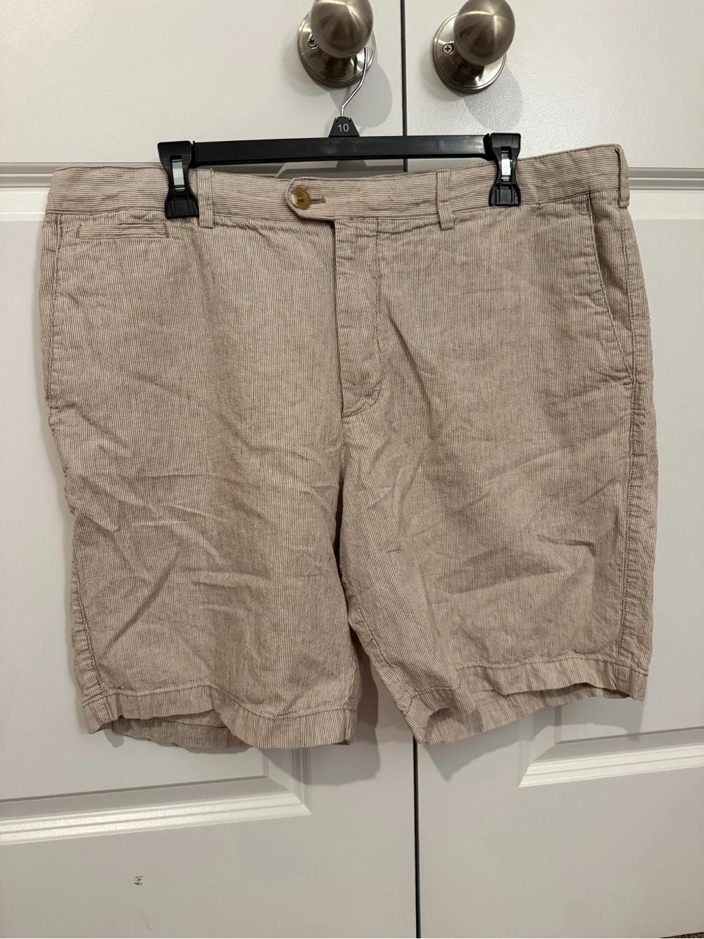Banana Republic Men’s Linen Blend Shorts | 38 | Khaki & White